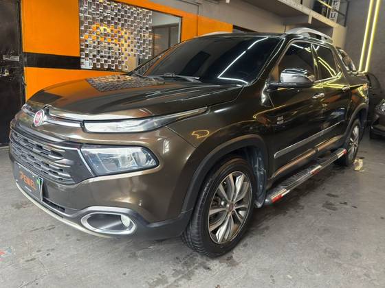 FIAT TORO 2.0 16V TURBO DIESEL VOLCANO 4WD AT9
